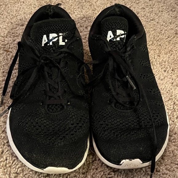 APLs size 8.5 - Picture 1 of 4